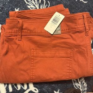 NWT crop pant